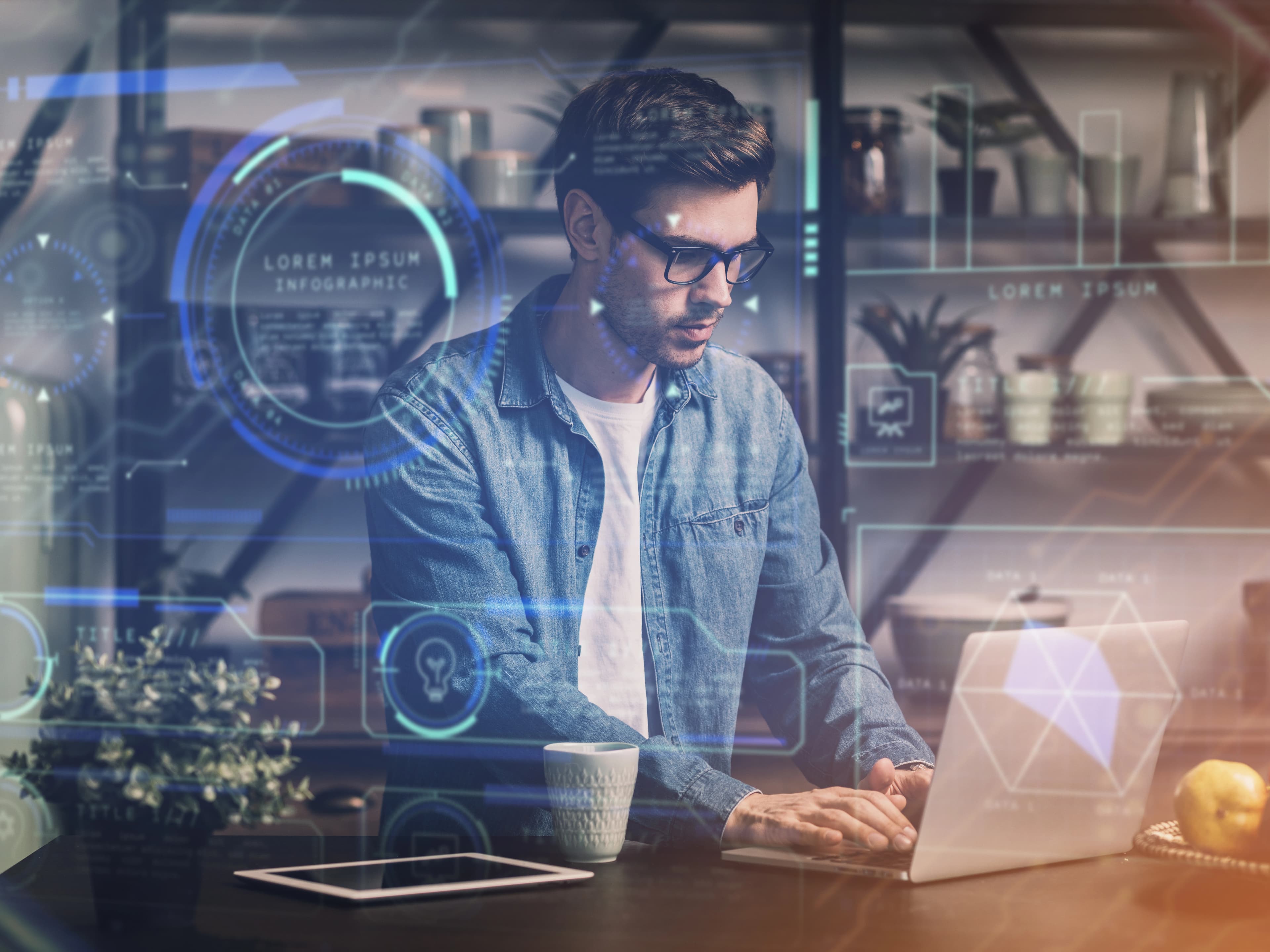 Profesional de BitFIRE desarrollando soluciones digitales avanzadas para empresas en México